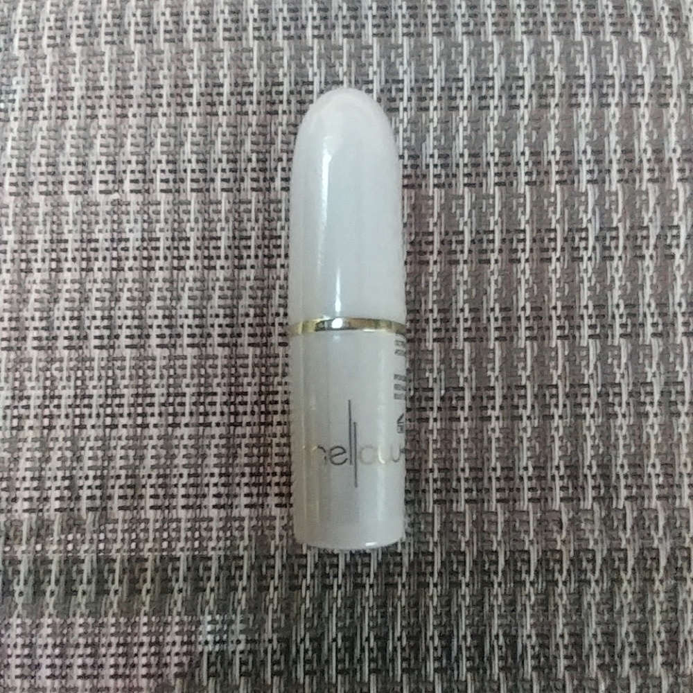 Mellow Creamy Matte Pink Lipstick